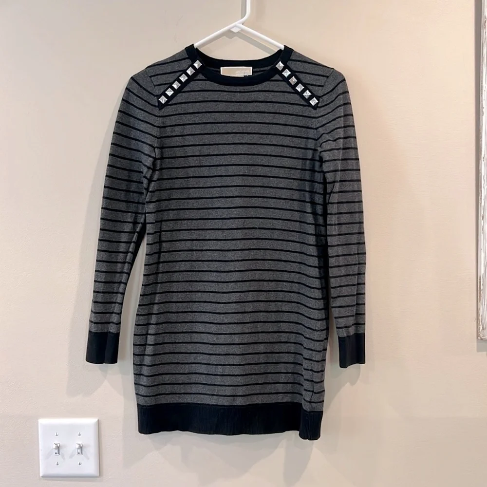 🔥Michael Kors Striped Gray and Black Sweater dress with Studded Shoulders🔥